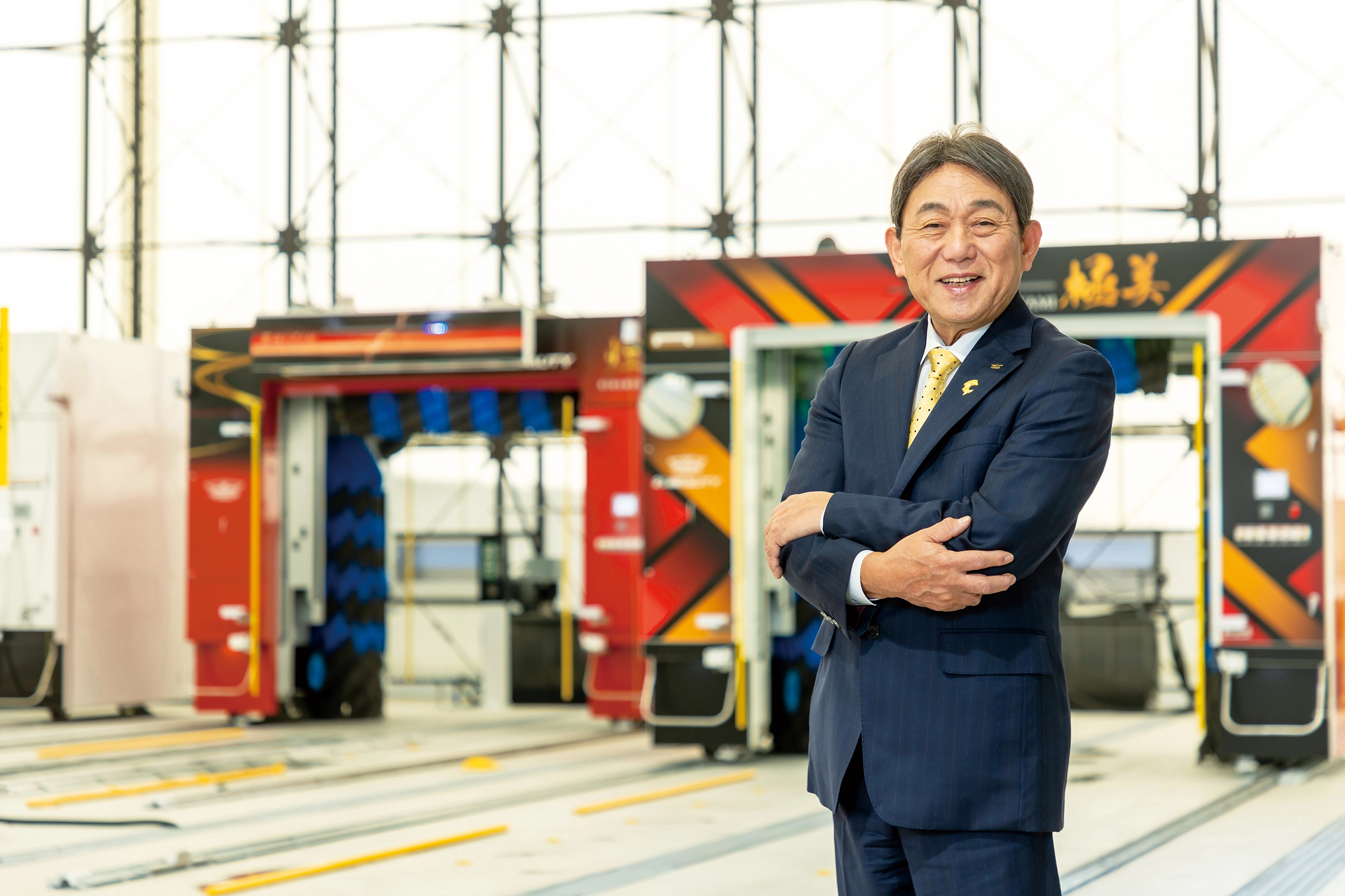 ドライバー様とユーザー様の架け橋となり、快適なカーライフを提供します。代表取締役会長 竹内 英二